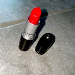 MAC LIPSTICK M.A.C RED
